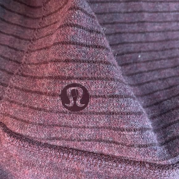 Lululemon reversible turtleneck 4 - Picture 1 of 4